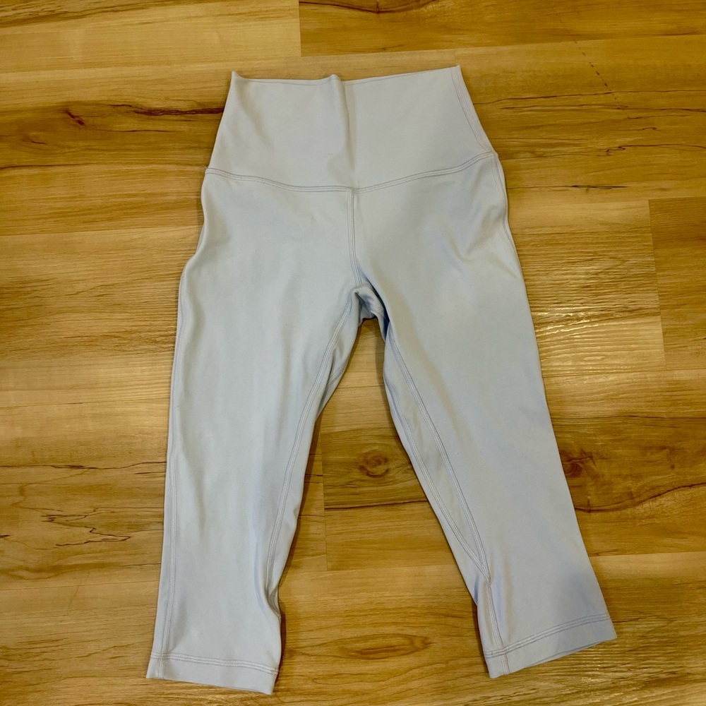 Lululemon Align High-Rise Crop 17” Inseam Women’s Capri Pant Size 4 Pastel Blue